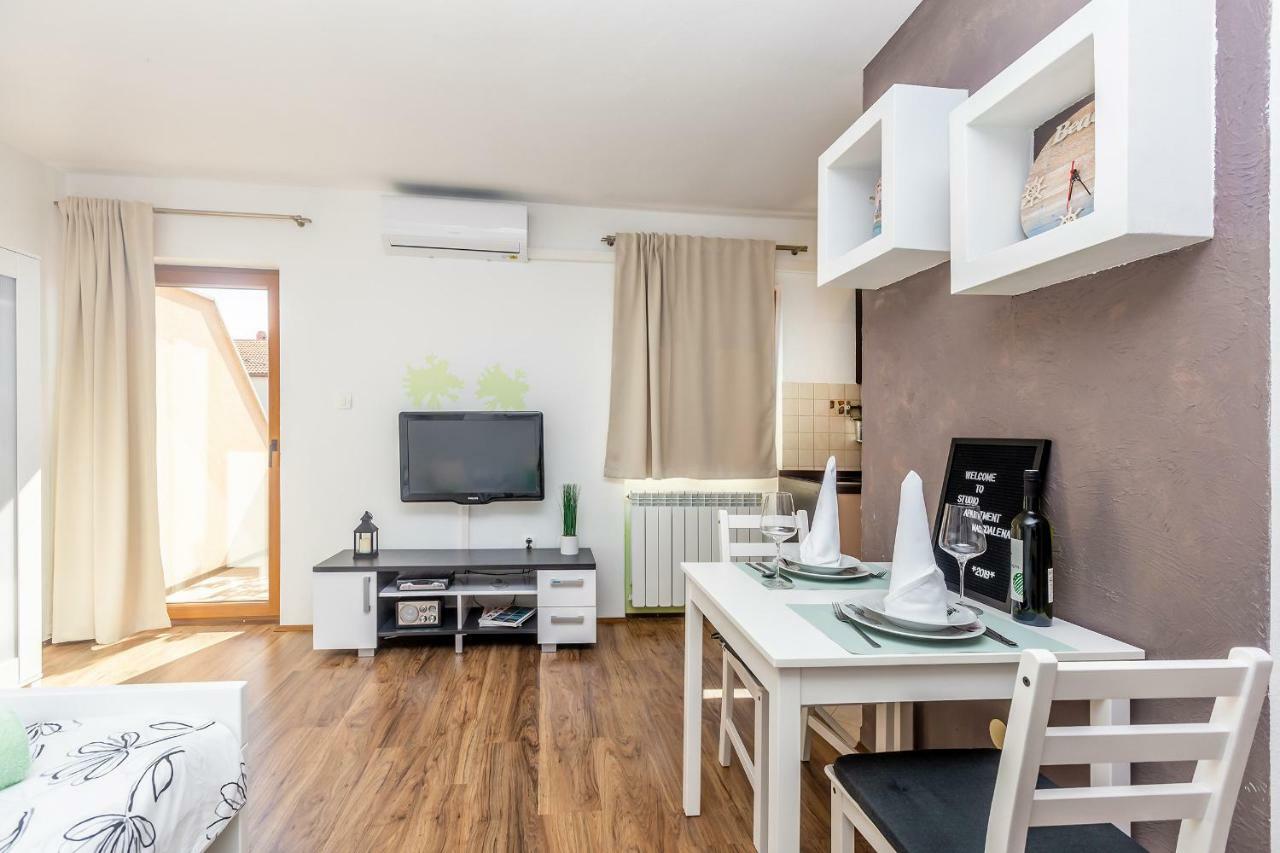 Апартаменты Studio Apartman Magdalena Омишаль Экстерьер фото